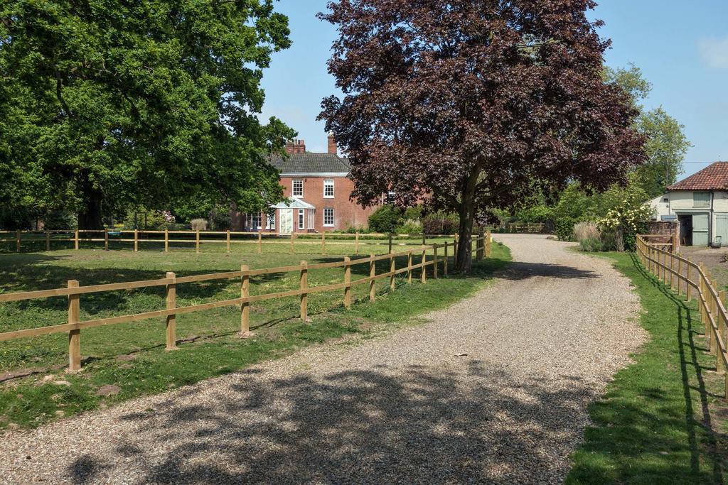 Lingwood Hall ภายนอก รูปภาพ